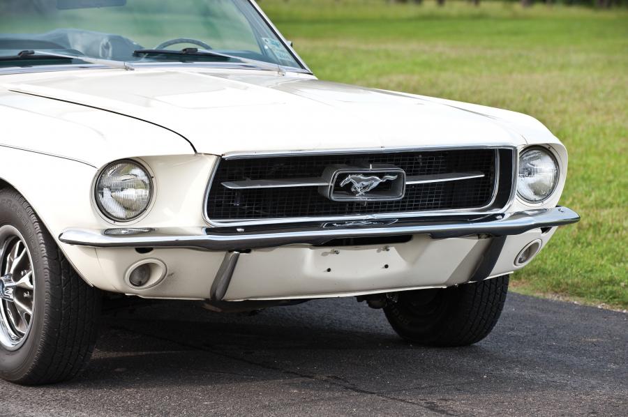 Детали экстерьера Ford Mustang Convertible 1967 года  (фото 26 из 44)